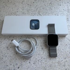 Apple Watch Series 9 GPS 45mm Aluminum & Stainless Steel Band